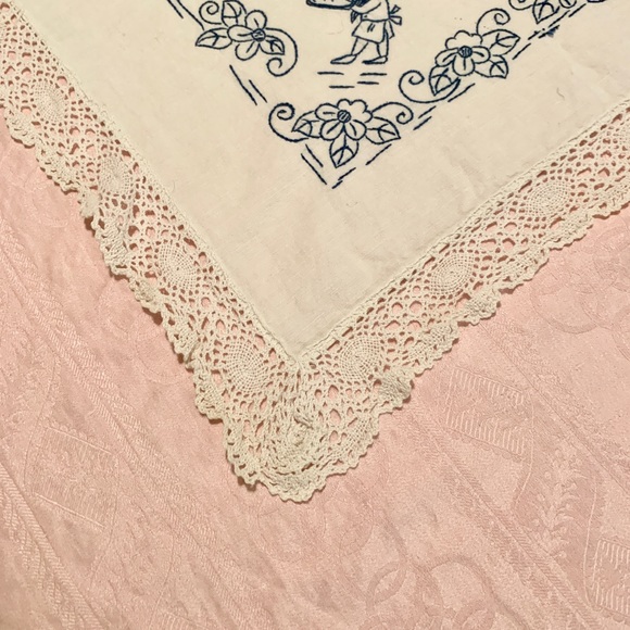 Vintage German Embroidered Lace Tablecloth - Picture 11 of 15